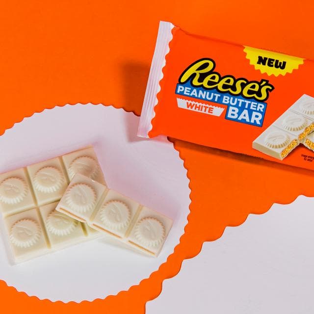Reese's Peanut Butter White Bar 90g - gallery image 3