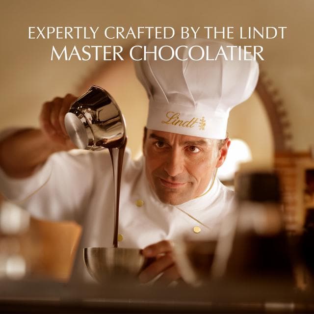 Lindt Creation Dark Pistachio Chocolate Bar 150g - gallery image 4