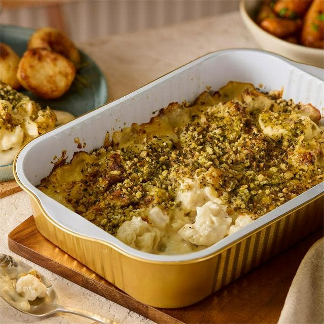 Sainsbury's 1.25kg Extra Large Cauliflower Cheese, Taste the Difference - gallery image 1