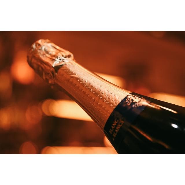 Elton John Zero 75cl Blanc de Blancs 0.0% Alcohol Free Wine Based Drink - gallery image 4