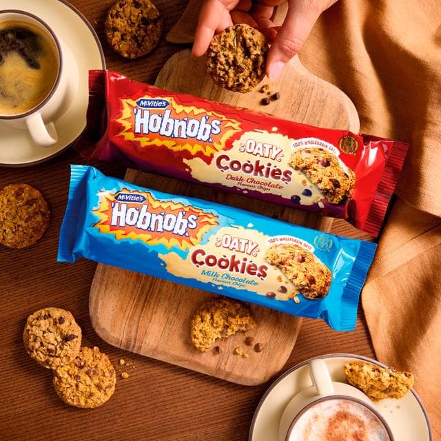 McVitie's Hobnobs Dark Chocolate Flavour Chips Oaty Cookies 155g - gallery image 4