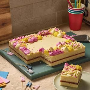 Sainsbury's 1.36kg Pink Iced Madeira Traybake Celebration Cake, Taste the Difference