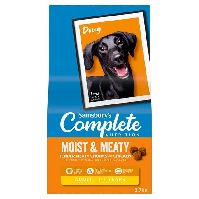 Sainsbury's 2.7kg Complete Nutrition Moist & Meaty Tender Meaty Chunks with Chicken Adult 1-7 Years Dog Food - gallery image 1