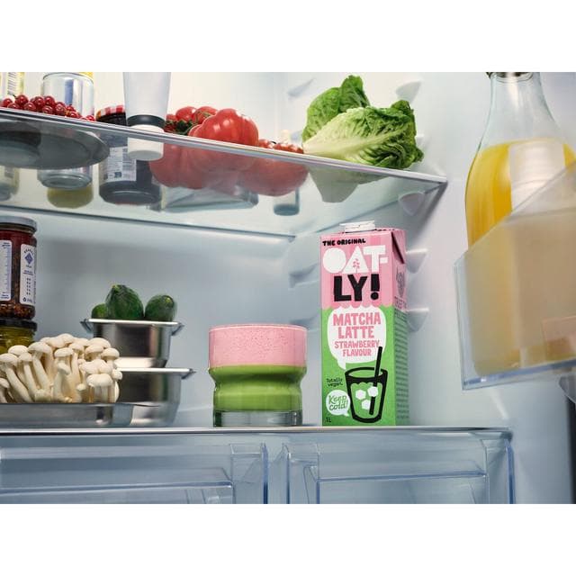Oatly 1L Strawberry Flavour Matcha Latte Oat Drink - gallery image 5