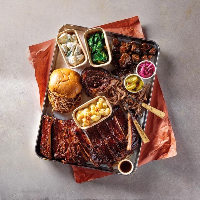 Sainsbury's Discovery 410g Slow Cooked Hot Smoked BBQ Boston Butt Pulled Pork, Taste the Difference - gallery image 3