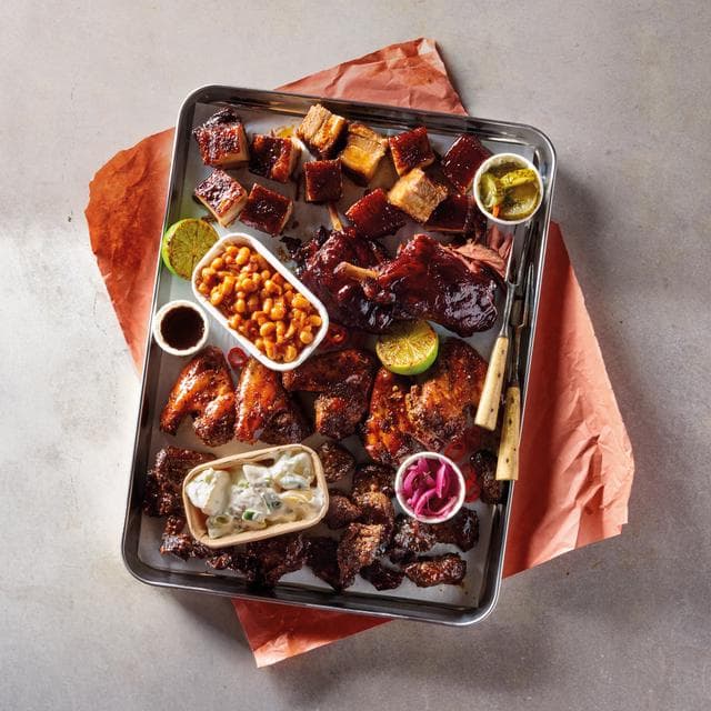 Sainsbury's Discovery 360g Slow Cooked Hot Smoked BBQ Gammon Shanks, Taste the Difference - gallery image 3