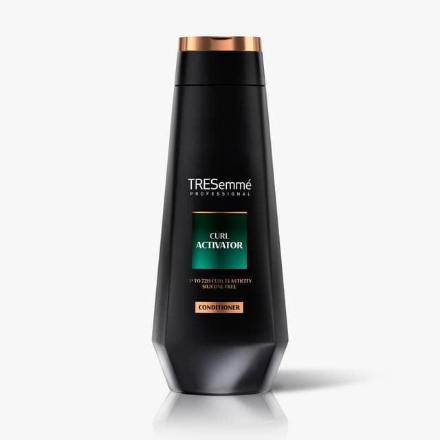 TRESemmé Professional 200ml Gently Detangles & Intensely Hydrates Hair Curl Activator Conditioner - gallery image 6