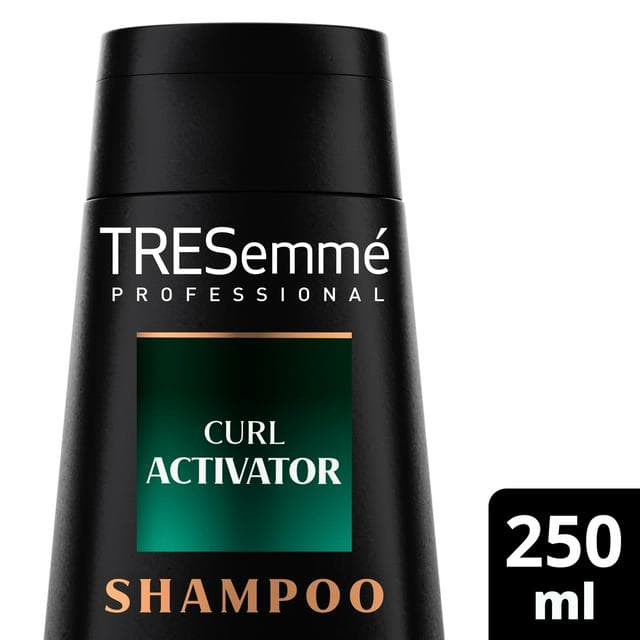 TRESemmé Professional 250ml Curl Activator with Salon Grade OleoLipid Shampoo - gallery image 1