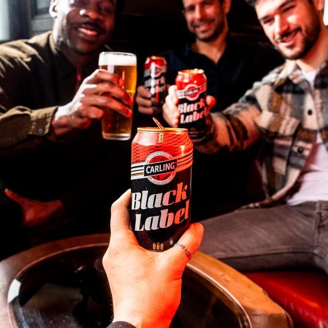 Carling 4 x 568ml Black Label Premium Lager Beer Cans - gallery image 4