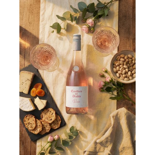 Casillero del Diablo Rose Wine Bottle 75cl - gallery image 3