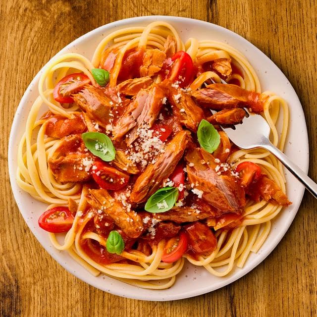 John West 300g MSC Stir & Serve Tuna in Tomato & Basil Sauce - gallery image 3