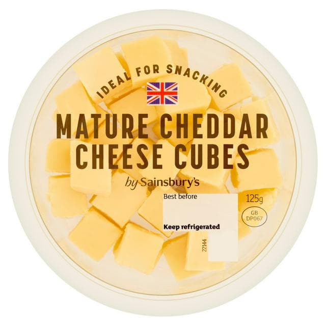 Sainsbury's 125g Mature Cheddar Snacking Cheese Cubes - gallery image 1