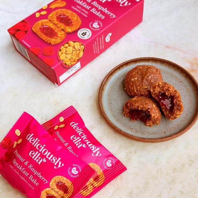 Deliciously Ella 3 x Peanut & Raspberry Multipack Breakfast Bakes 150g - gallery image 3