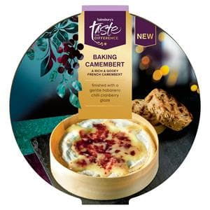 Sainsbury's 560g Hot Cranberry Camembert Cheese, Taste the Difference