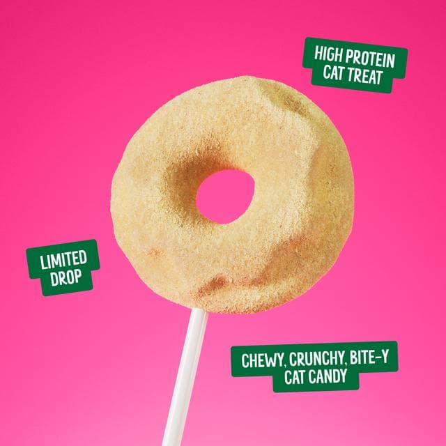 Krispy Kreme Bonkers 4 x Purrpops Chicken Flavored Freeze Dried Lollipop Cat Treats - gallery image 4
