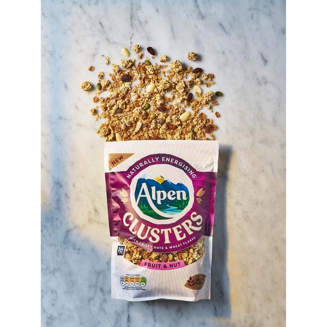 Alpen 400g Fruit & Nut Granola Clusters Breakfast Cereal - gallery image 3