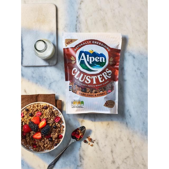 Alpen 400g Chocolate & Berry Granola Clusters Breakfast Cereal - gallery image 2