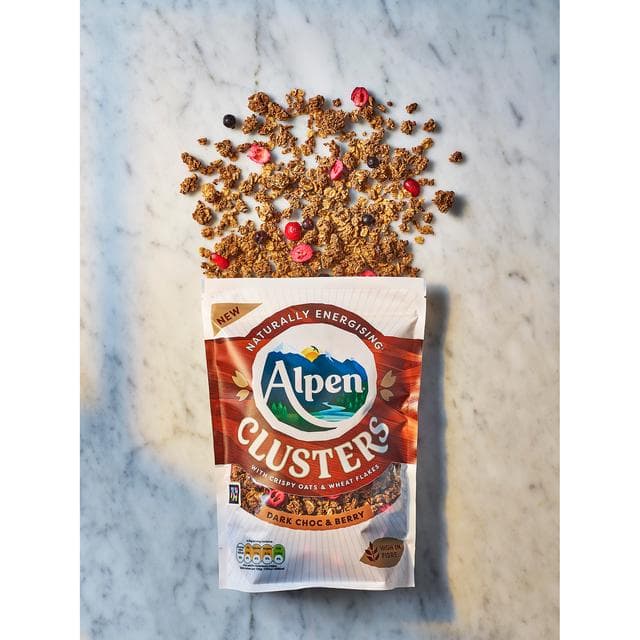 Alpen Clusters 400g Chocolate & Berry Granola Breakfast Cereal - gallery image 5