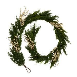 SAL Gifting Cedar With White Berry Garland