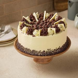 Sainsbury's 3.3kg Extra Large Cookies & Cream Celebration Cake