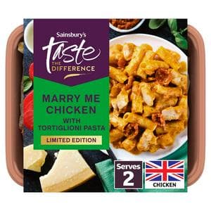 Sainsbury's 700g Marry Me Chicken with Tortiglioni Pasta, Taste the Difference, Limited Edition